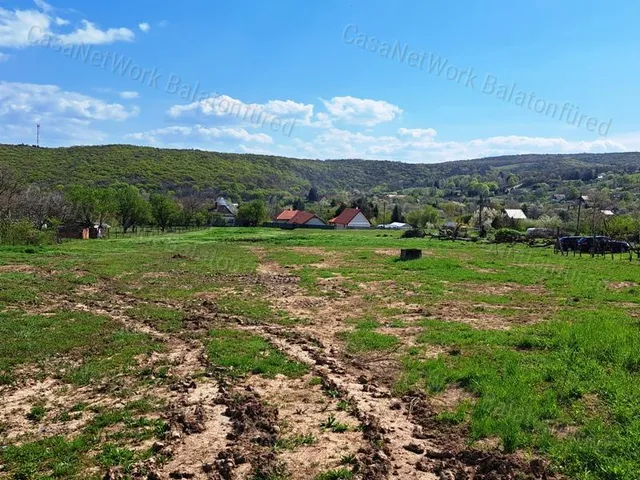 Eladó mezőgazdasági ingatlan Balatonalmádi 3000 nm