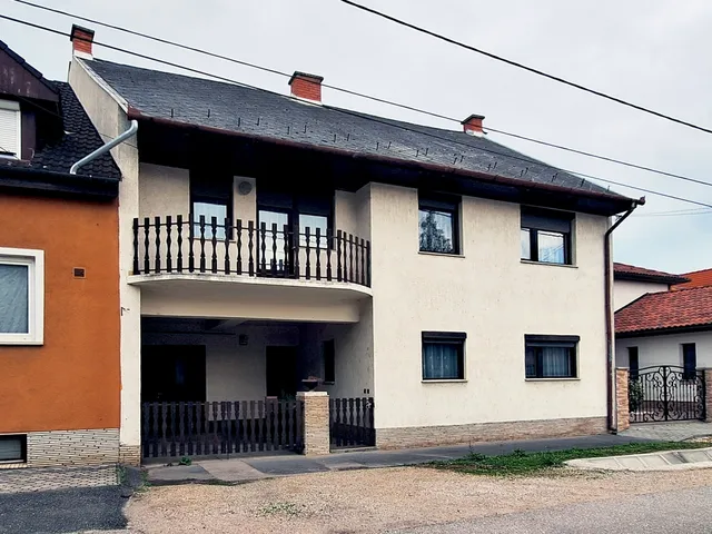 Eladó ház Győr, Révfalu 146 nm