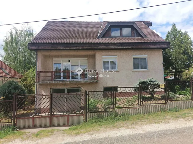 Budapest IV. kerület eladó családi ház 5 szobás: 99,5 millió Ft