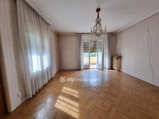 Eladó ház Budapest II. kerület 250 nm