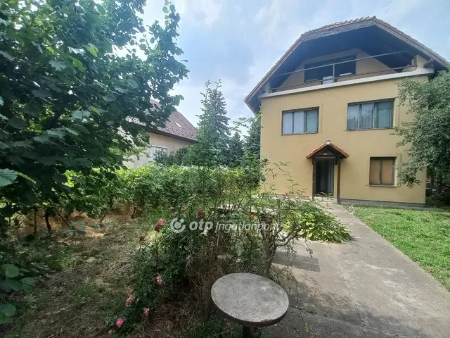 Eladó ház Budapest XVII. kerület, Rákoscsaba 245 nm