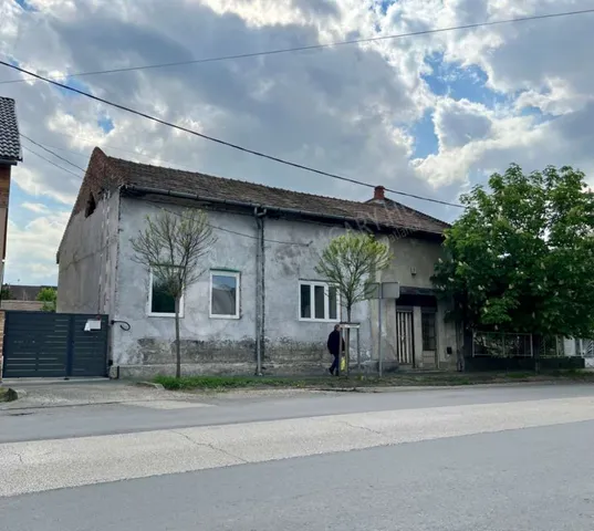 Eladó ház Budapest XV. kerület, Kazinczy utca 140 nm