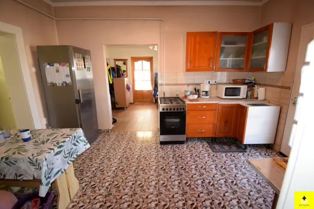 Eladó ház Sárvár, Sárvártól 8 km-re, amerikai konyhás nappali + 2 hálós családi ház alkalmi áron eladó 95 nm