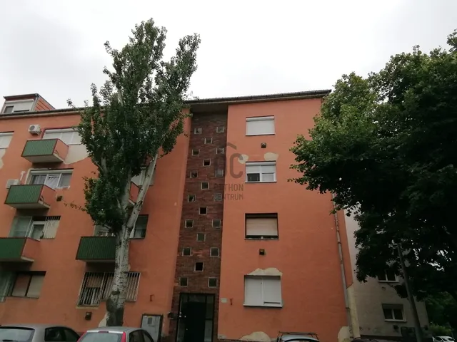 Eladó lakás Pécs, Uránváros 26 nm