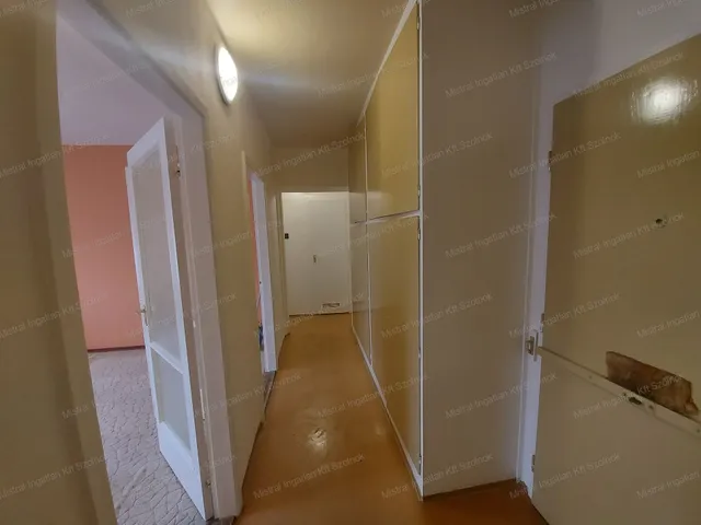 Eladó lakás Szolnok, Széchenyi-lakótelep 35 nm