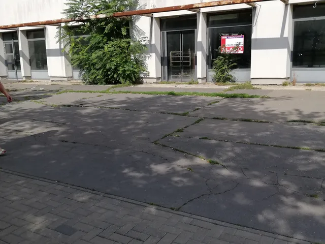 Eladó kereskedelmi és ipari ingatlan Szolnok, Belváros 890 nm