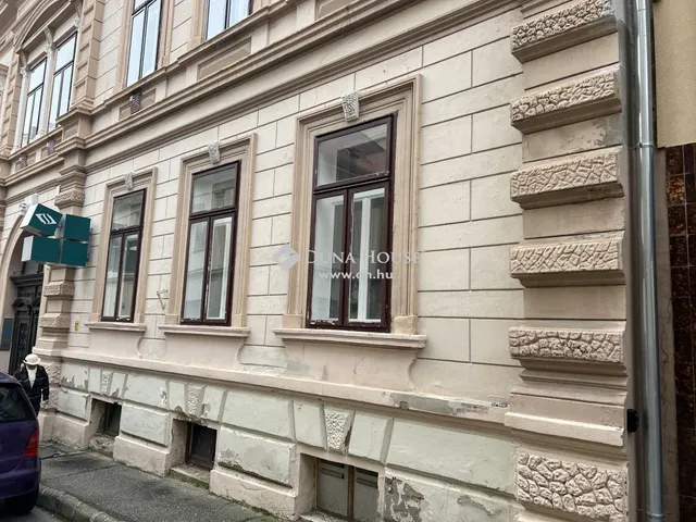 Eladó lakás Pécs, Belváros 119 nm