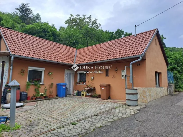Pécs eladó családi ház 2 szobás: 27,89 millió Ft