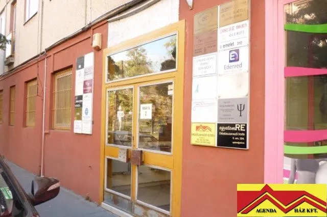 Eladó kereskedelmi és ipari ingatlan Szeged, Belváros 37 nm
