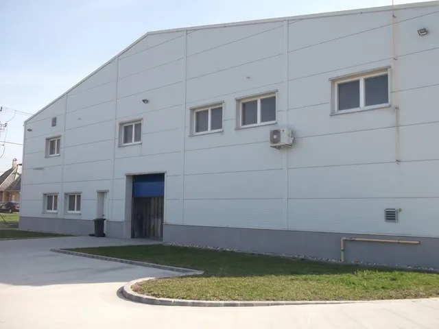 Eladó kereskedelmi és ipari ingatlan Győr, Ipari park 2200 nm
