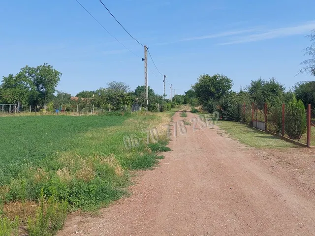 Eladó telek Békéscsaba, Kenderföldek 2400 nm