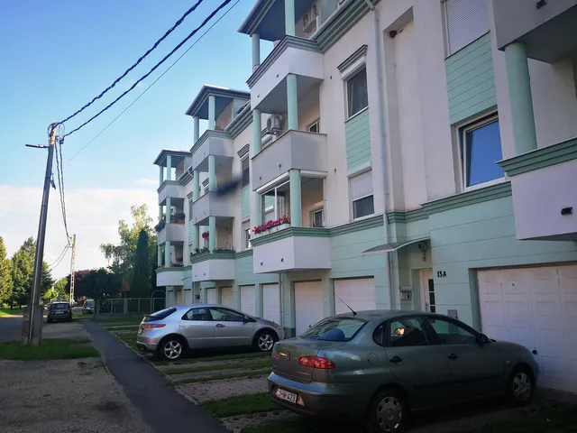 Kiadó lakás Debrecen, Széchenyikert 74 nm