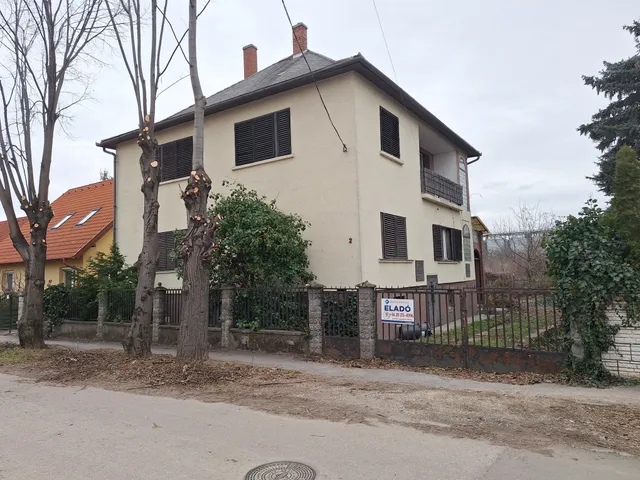 Eladó ház Bicske, Zrínyi Miklós utca 260 nm
