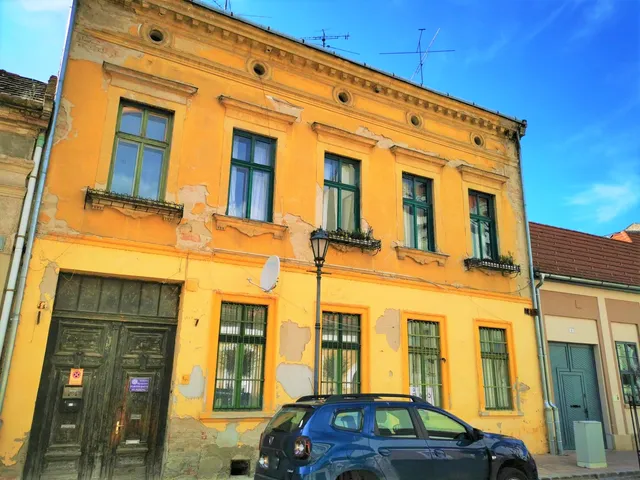 Eladó lakás Esztergom, Deák Ferenc utca 84 nm