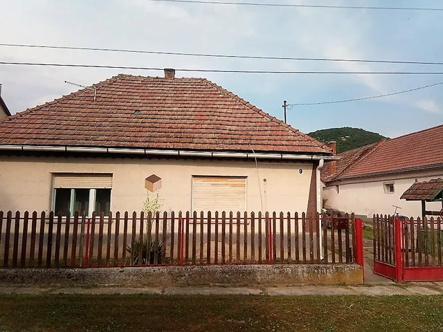 Eladó ház Bajna, Petőfi Sándor utca 100 nm