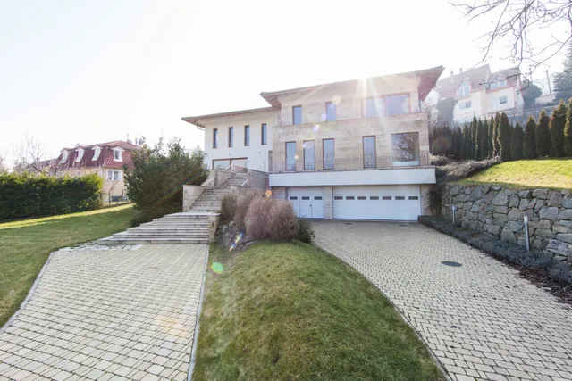 Eladó ház Budapest III. kerület 900 nm