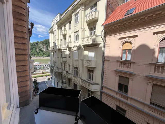 Eladó lakás Budapest V. kerület 132 nm