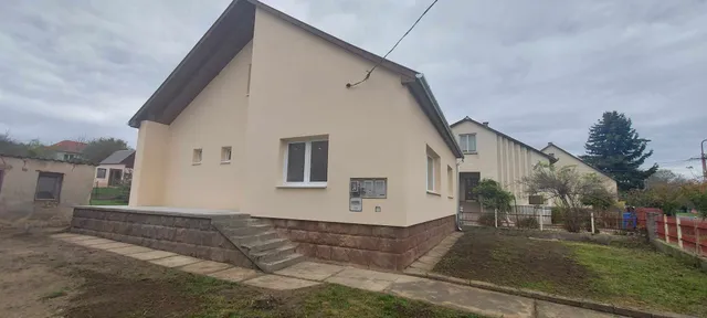 Eladó ház Dombóvár, IX. utca 100 nm