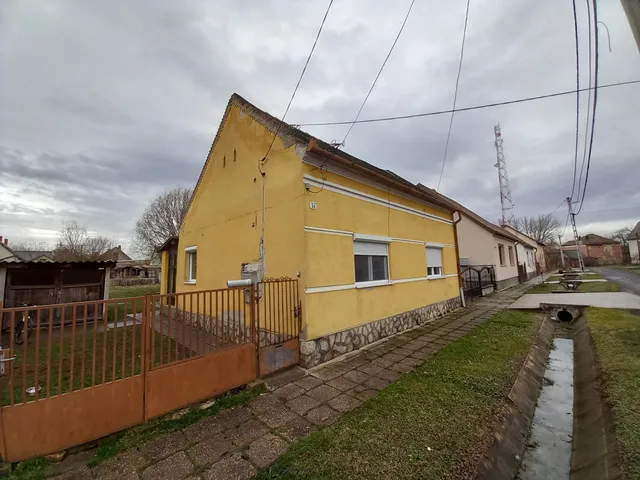 Eladó ház Dombóvár, Lehel sor 73 nm