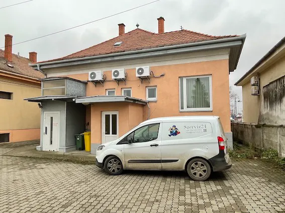 Eladó kereskedelmi és ipari ingatlan Csorna, Soproni út 216 nm