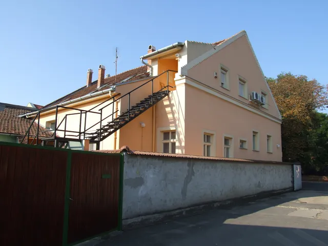 Eladó ház Gyula, Béke sgt. 2000 nm