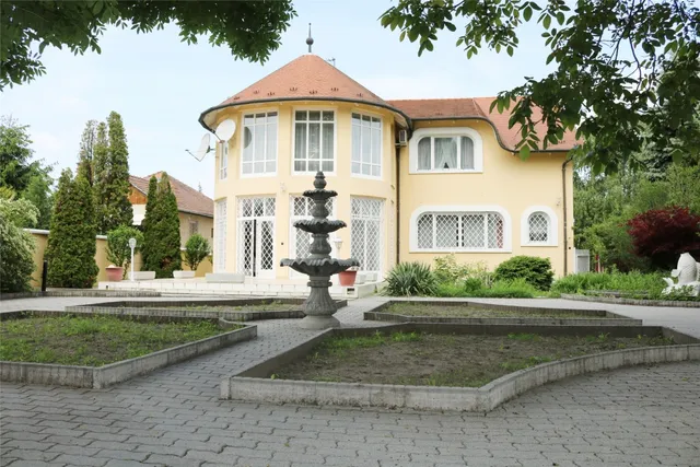 Eladó ház Budapest XVI. kerület, Rákosszentmihály 259 nm