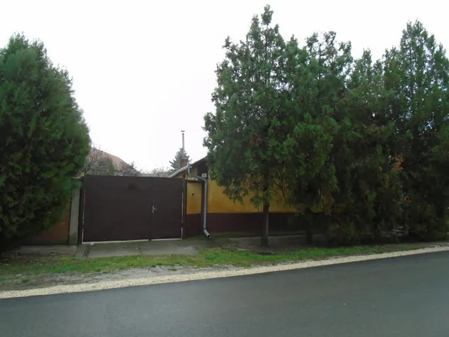 Eladó ház Tiszakécske, Városközpont utca 96 nm