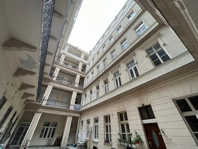 Eladó lakás Budapest VI. kerület, Nagykörúton kívüli terület, Vörösmarty utca 62 32 nm