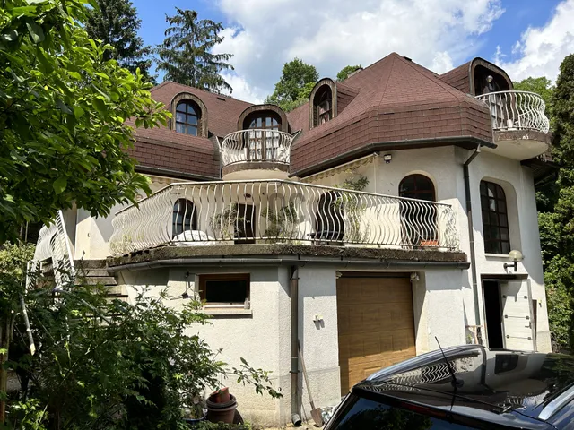 Eladó ház Budapest II. kerület, Máriaremete 362 nm