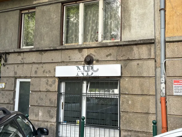 Kiadó kereskedelmi és ipari ingatlan Budapest XII. kerület, Németvölgy 38 nm