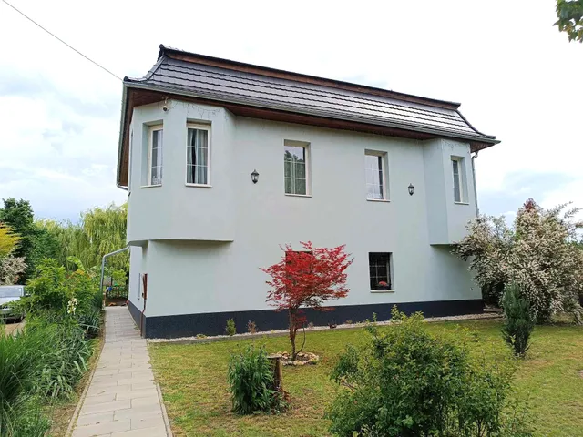 Eladó ház Győr, Győrszentiván 220 nm
