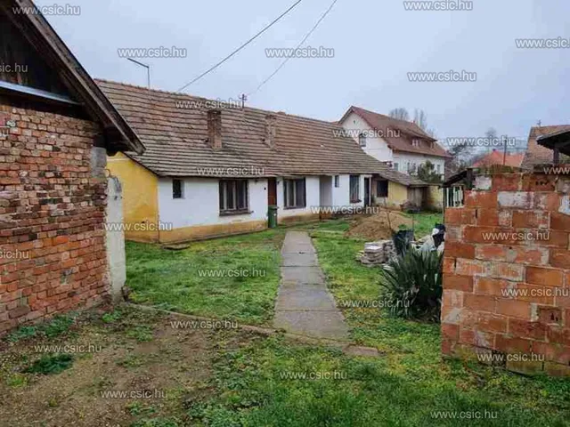 Eladó ház Kisoroszi 99 nm