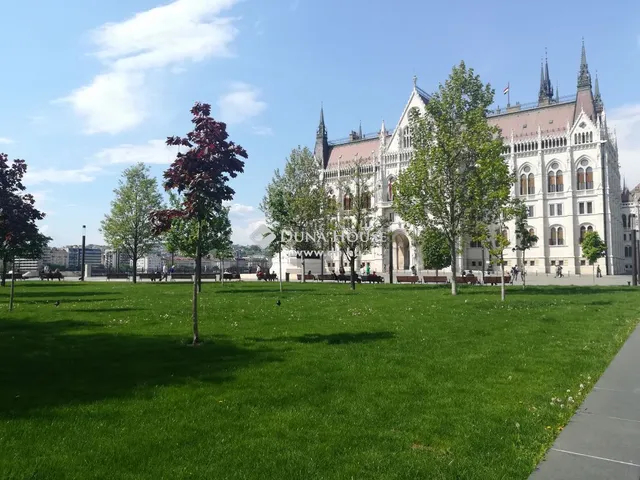 Eladó kereskedelmi és ipari ingatlan Budapest V. kerület, Lipótváros 264 nm
