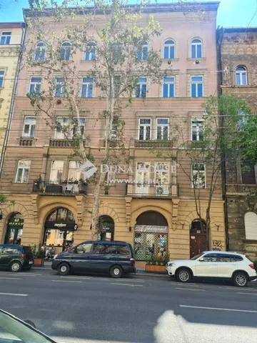 Eladó lakás Budapest VI. kerület, Nagykörúton kívüli terület 104 nm