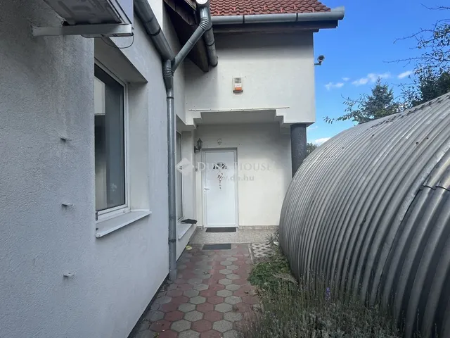 Eladó ház Budapest IV. kerület, Székesdűlő 200 nm