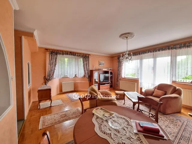 Budakeszi eladó családi ház 7 szobás: 185 millió Ft