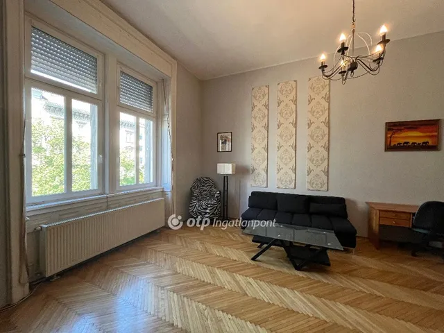 Eladó lakás Budapest VI. kerület, Nagykörúton belüli terület 54 nm