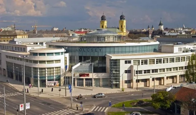 Eladó kereskedelmi és ipari ingatlan Debrecen 140 nm
