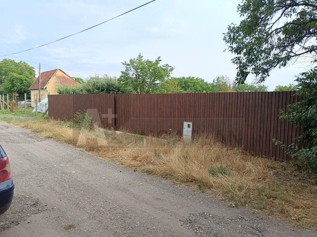 Eladó mezőgazdasági ingatlan Szeged, Baktói kiskertek 816 nm