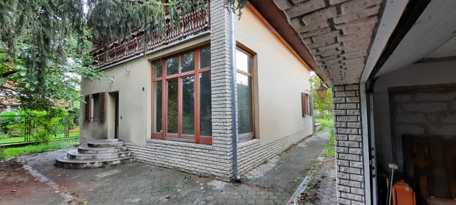 Eladó ház Budapest XVI. kerület, Rákosszentmihály 225 nm