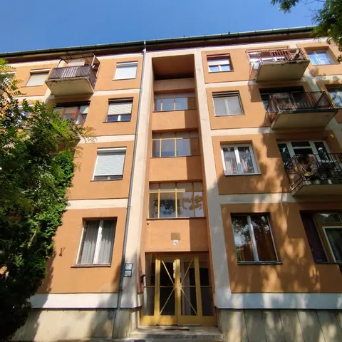 Eladó lakás Pécs, Uránváros 42 nm