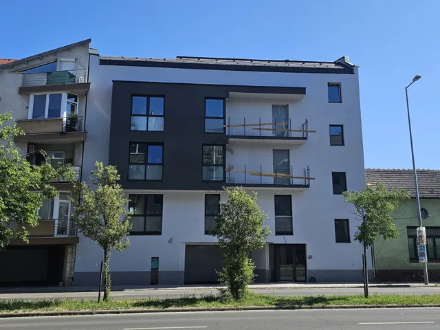 Eladó ház Budapest XV. kerület, Rákospalota 609 nm
