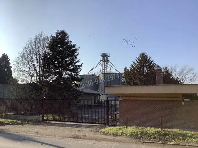 Eladó kereskedelmi és ipari ingatlan Gyula, Ajtóssy Albert út 2641 nm