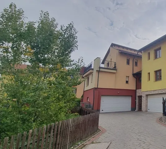 Eladó ház Budapest III. kerület 215 nm