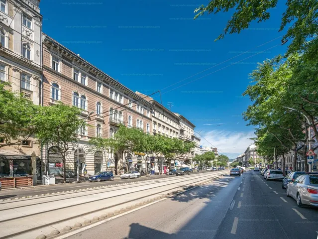 Eladó lakás Budapest VI. kerület, Nagykörúton belüli terület, Teréz körút 49 nm