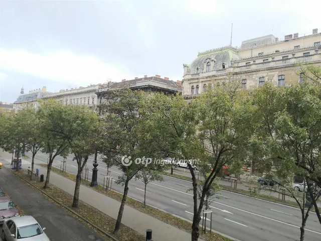 Eladó lakás Budapest VI. kerület 132 nm