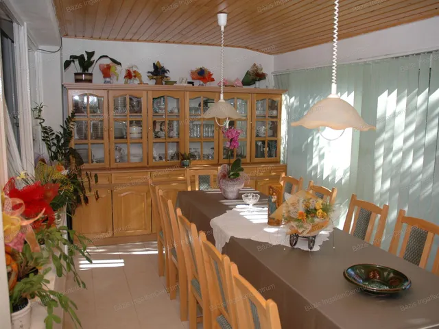 Eladó ház Baja, Szállásváros 99 nm
