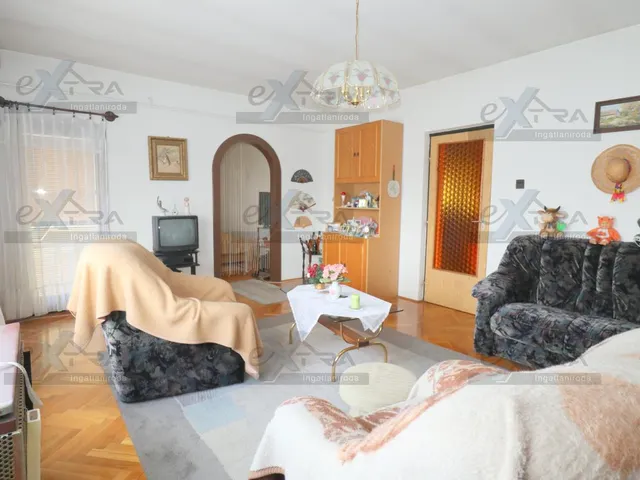 Szeged eladó családi ház 5+1 fél szobás: 85 millió Ft