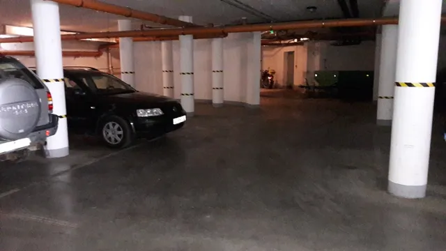 Eladó garázs Kaposvár, Belváros, Berzsenyi Dániel utca 250 nm