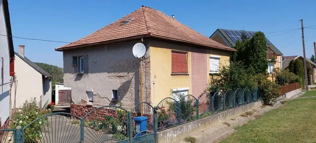 Eladó ház Kaposvár, Pécsi utca 160 nm